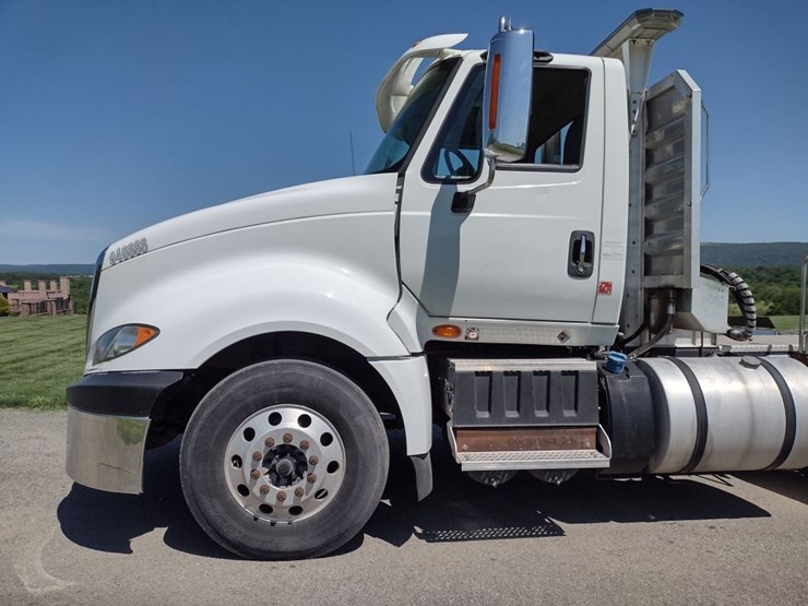 international-prostar-image-16