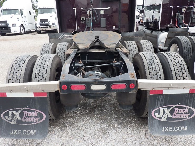 2019-peterbilt-579-image-13