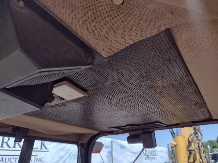 john-deere-310d-image-12