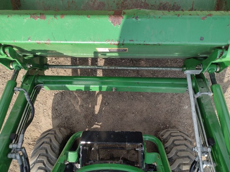 john-deere-2305-image-23