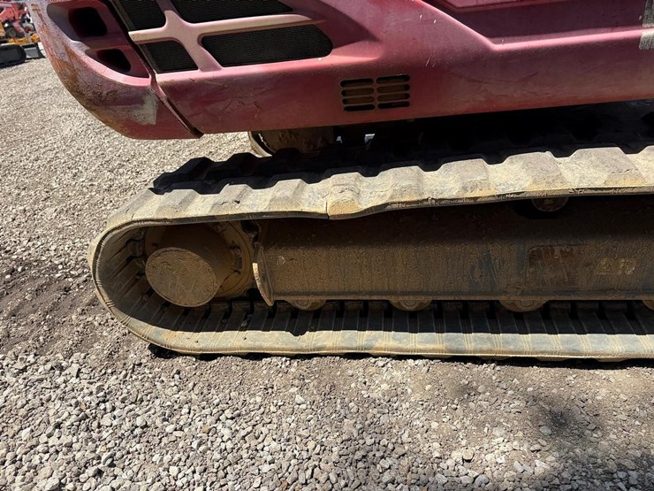 2012-takeuchi-tb250-image-11