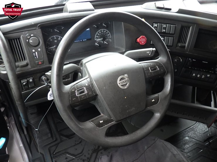 2023-volvo-vnl860-image-20