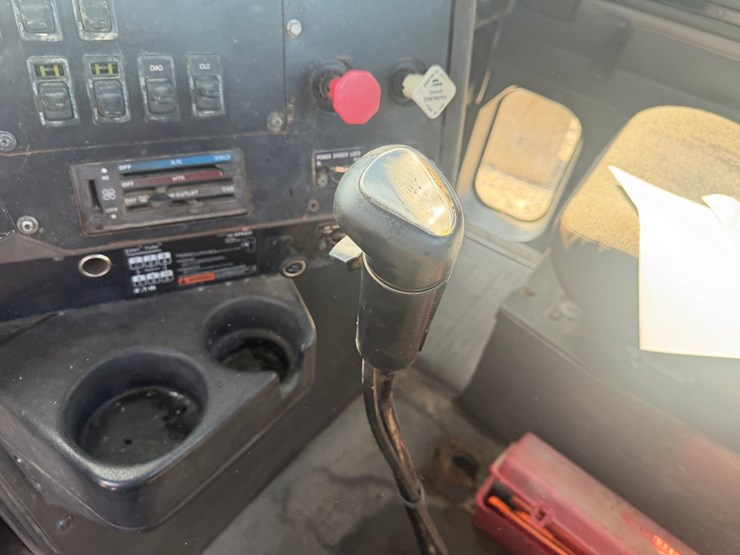 2000-international-9100-image-63