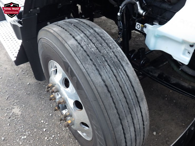 2024-kenworth-t680-image-25