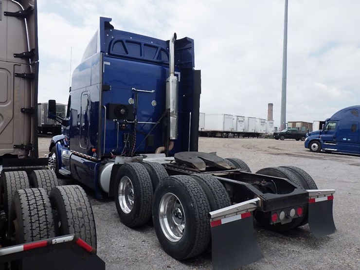 2017-peterbilt-579-image-14
