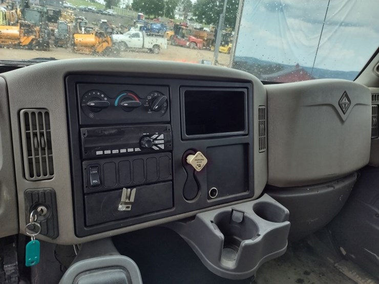 international-durastar-4400-image-10