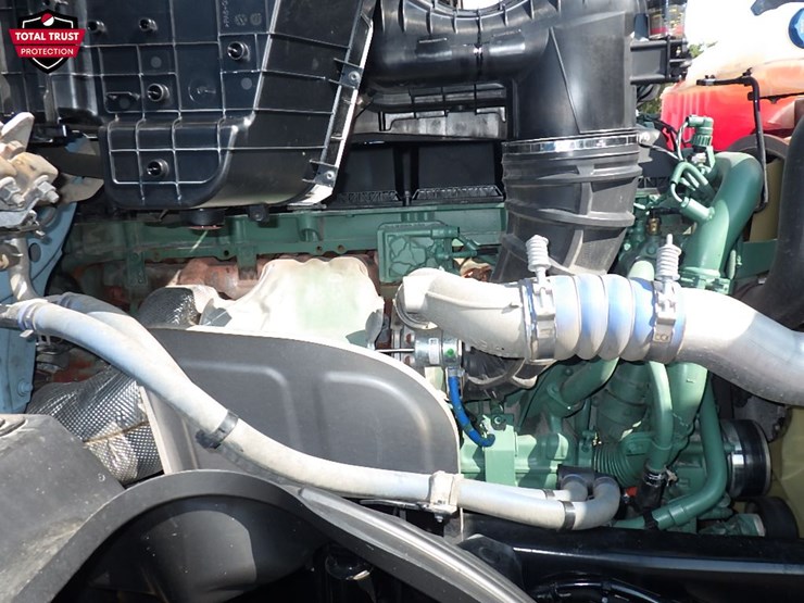 2026-volvo-vnl840-image-28