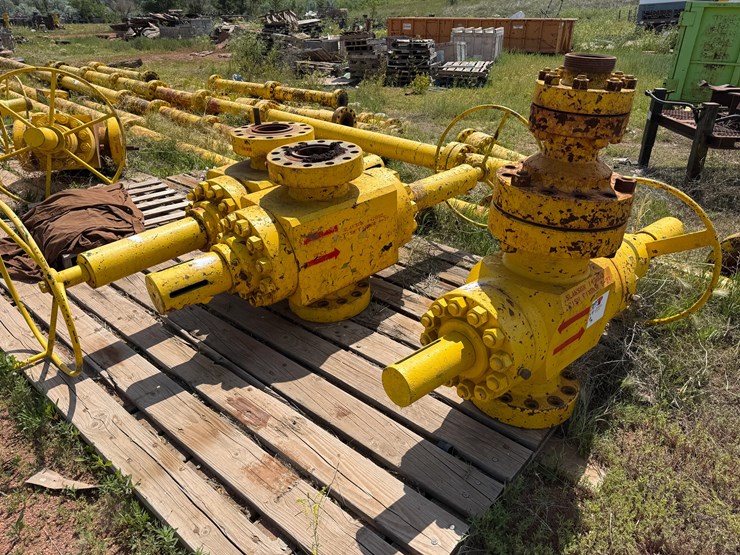 (4)-7-1/16”-10m-manual-frac-valves-image-1