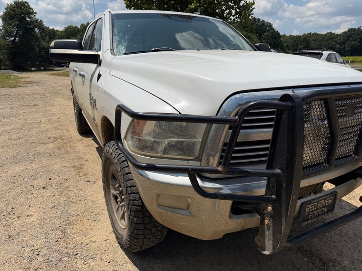 2015-dodge-2500-image-31