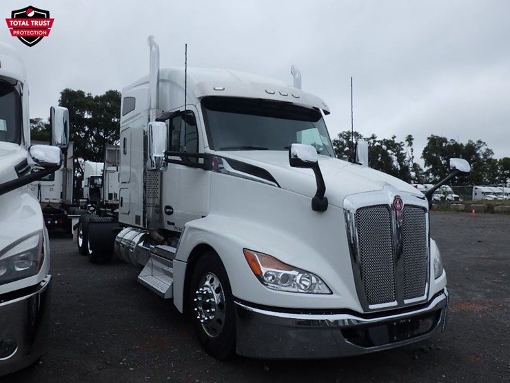2024-kenworth-t680-image-3