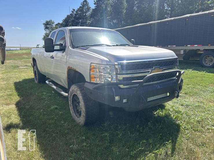 2013-chevrolet-silverado-2500hd-lt-image-3