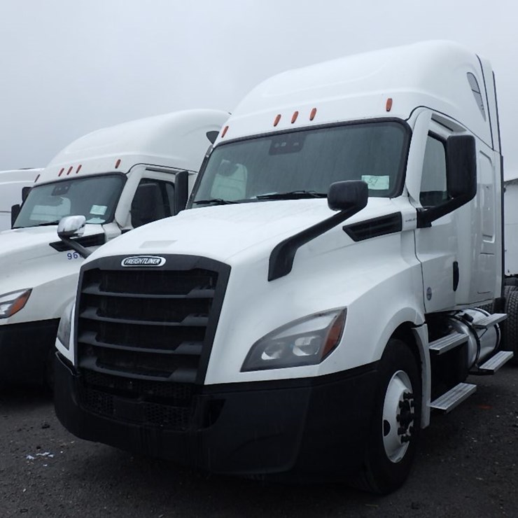 2023 FREIGHTLINER CASCADIA 126