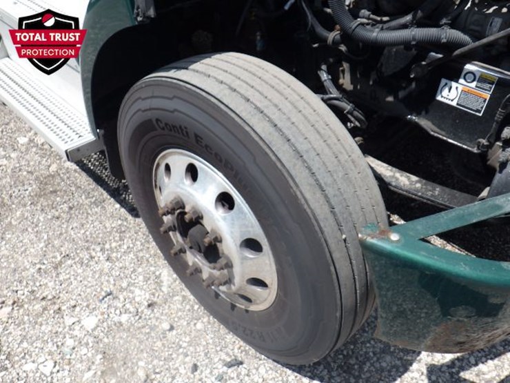 2019-peterbilt-348-image-22