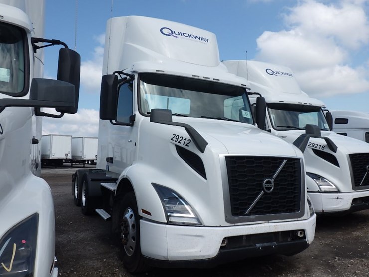 2019-volvo-vnr300-image-3