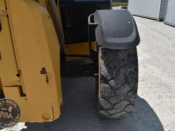 2018-caterpillar-tl1255d-image-26