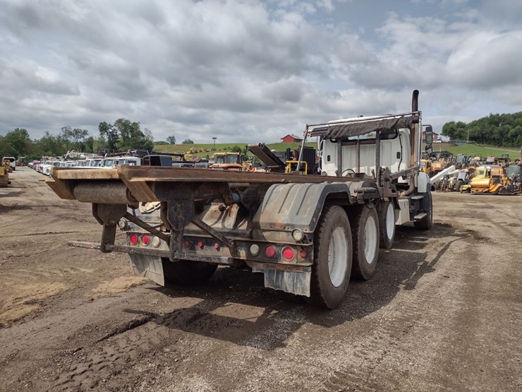 freightliner-114sd-image-40