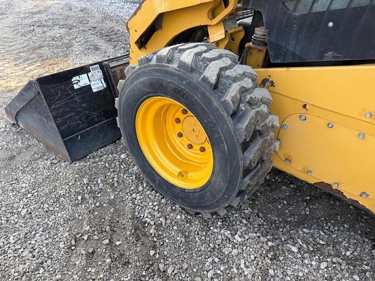 2020-caterpillar-272d3-image-16