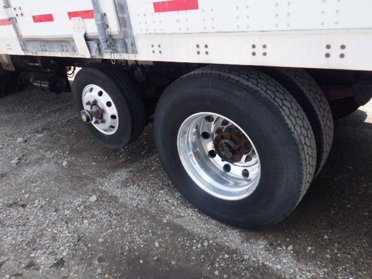 2016-peterbilt-220-image-14