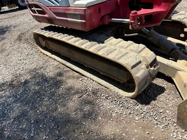 2012-takeuchi-tb250-image-10