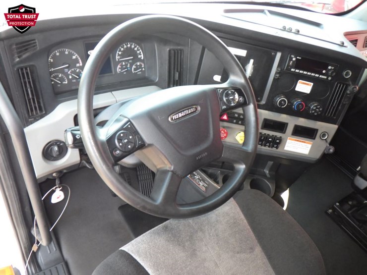 2022-freightliner-cascadia-126-image-15