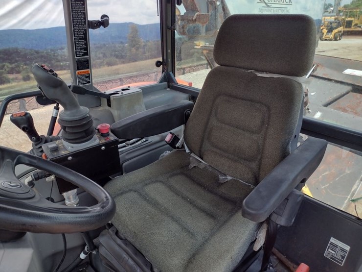 kubota-m108s-image-13