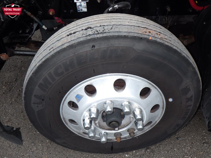 2022-kenworth-t680-image-24