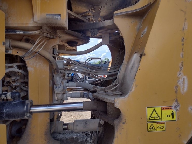 caterpillar-982m-image-29