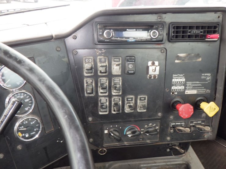2001-international-9400i-image-23