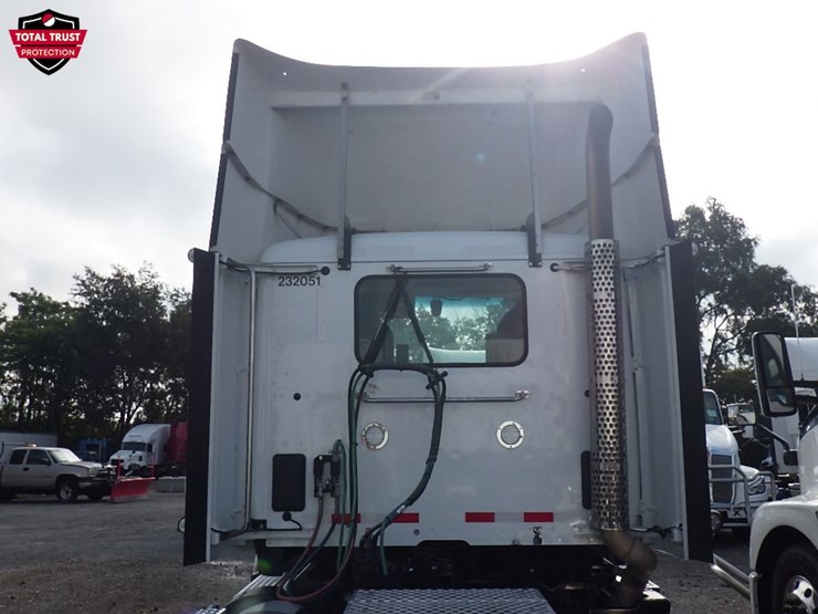 2024-kenworth-t680-image-11
