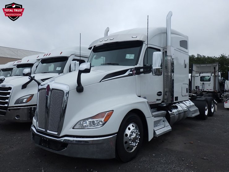 2024-kenworth-t680-image-1
