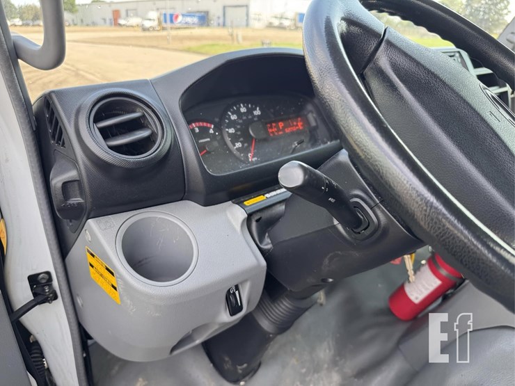 2018-hino-195-image-24