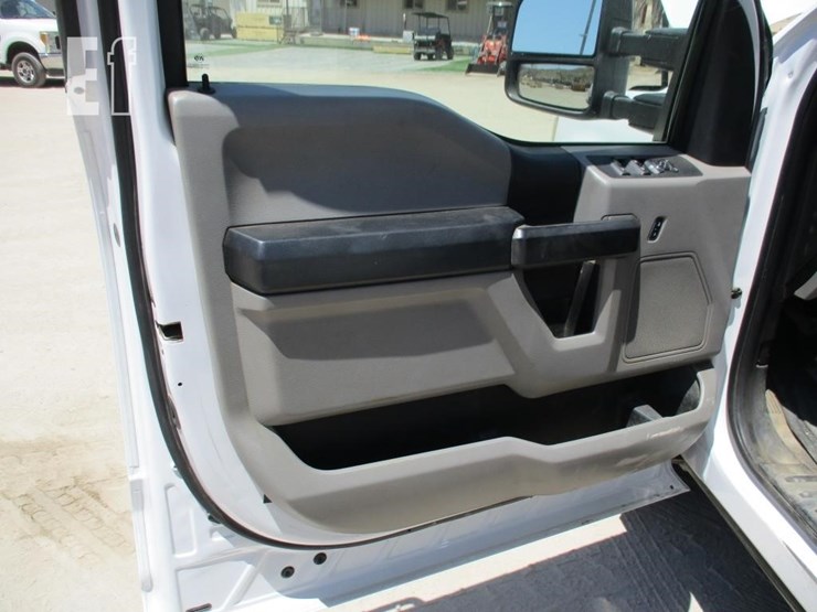 2018-ford-f350-image-13