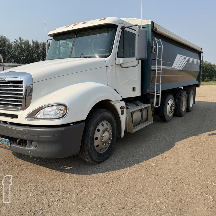 2004 FREIGHTLINER COLUMBIA 120
