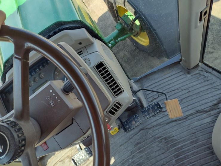 john-deere-7520-image-10
