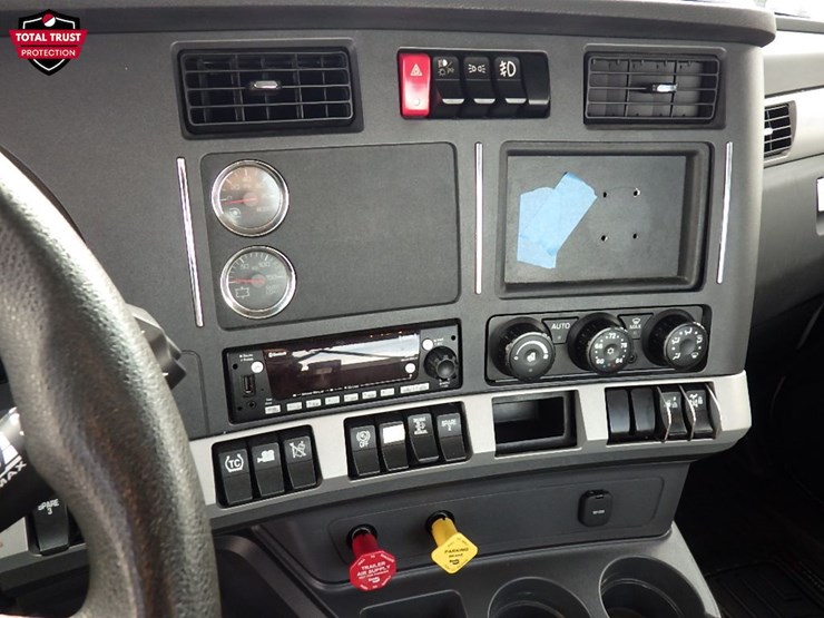 2024-kenworth-t680-image-21