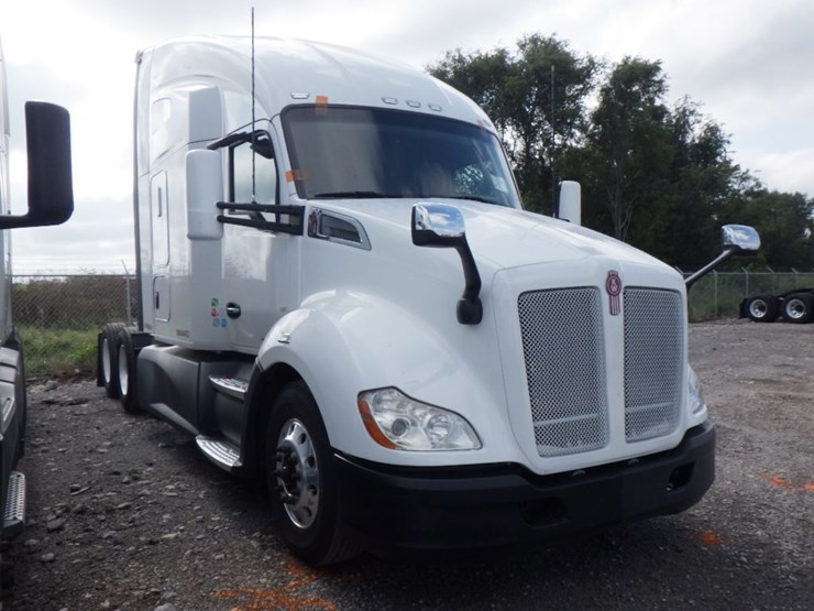 2021-kenworth-t680-image-3