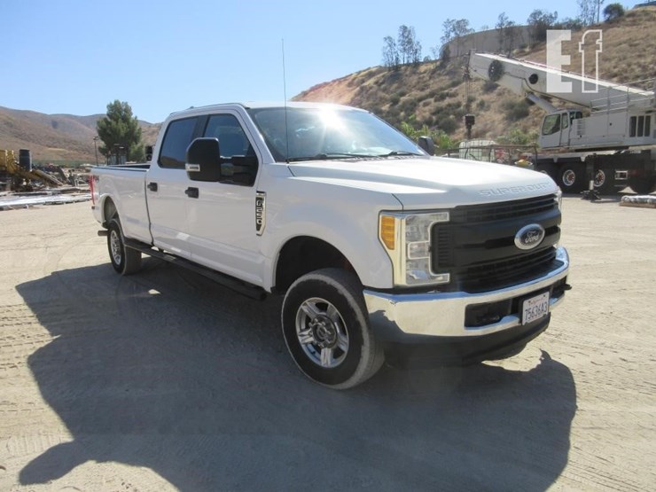 2017-ford-f250-xl-image-2