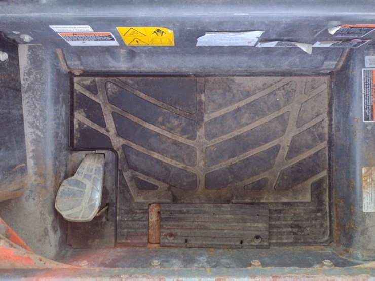 kubota-ssv75-image-12