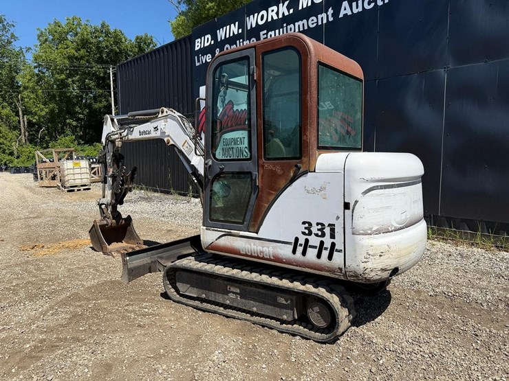 2001-bobcat-331-image-2