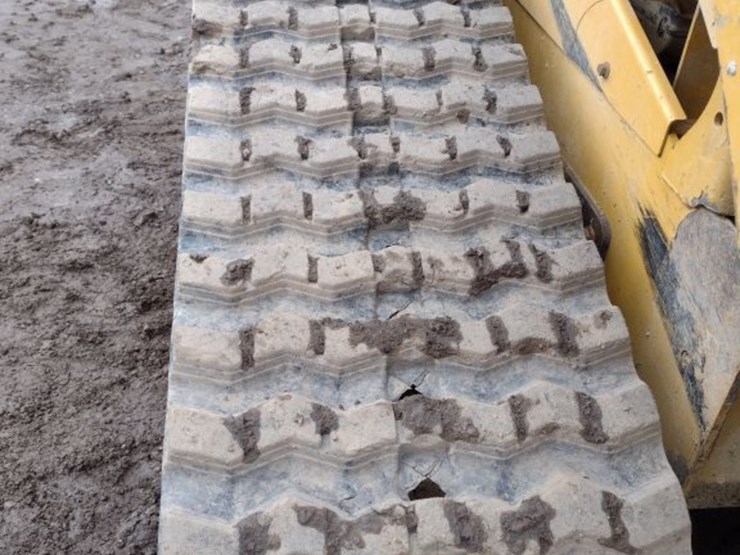 14-caterpillar-279d-image-30