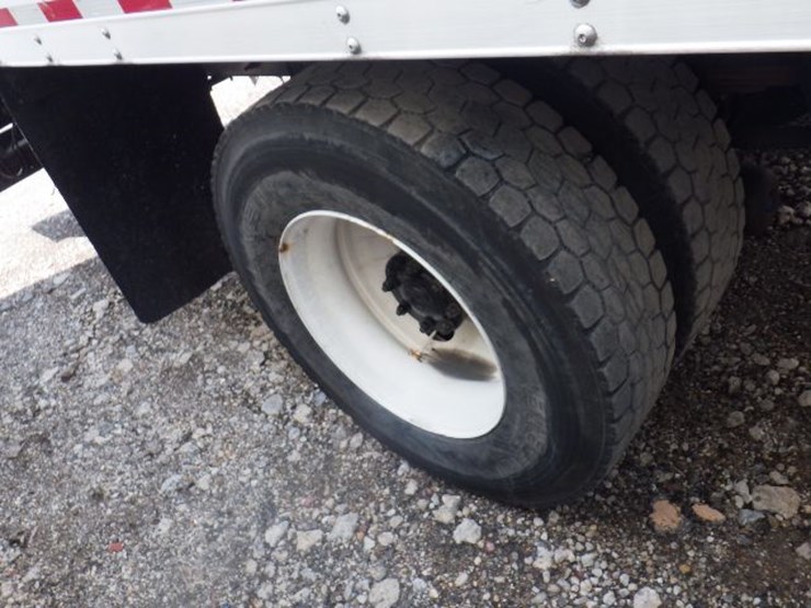 2018-hino-268a-image-8
