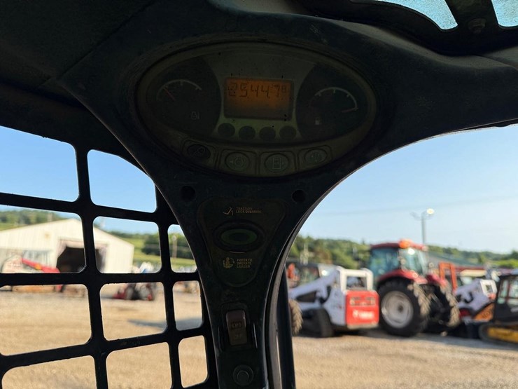 2022-bobcat-t550-image-25