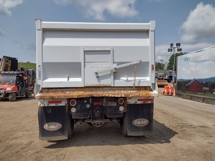 peterbilt-330-image-2
