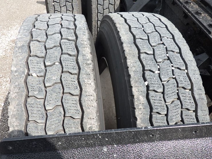 2016-kenworth-t800-image-7