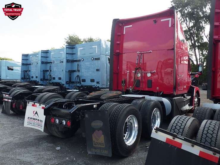 2025-kenworth-t680-image-16