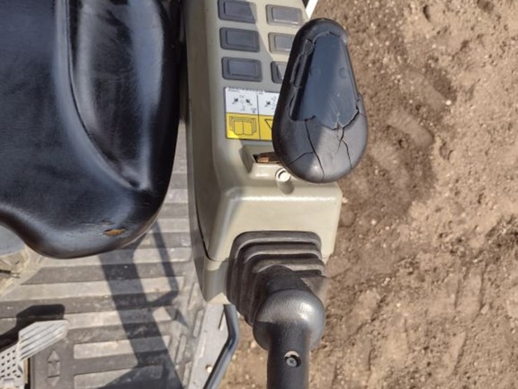 bobcat-e32i-image-9