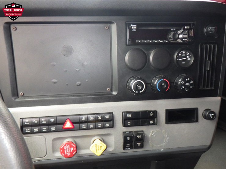 2022-freightliner-cascadia-126-image-20