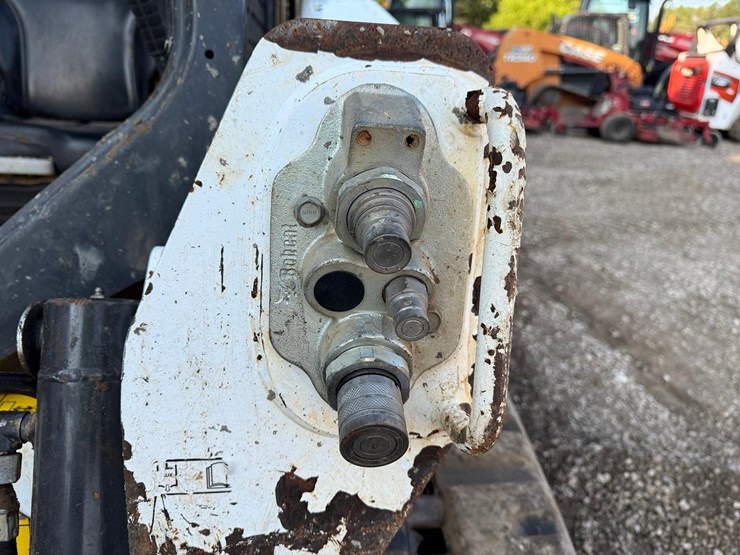 2022-bobcat-t550-image-11