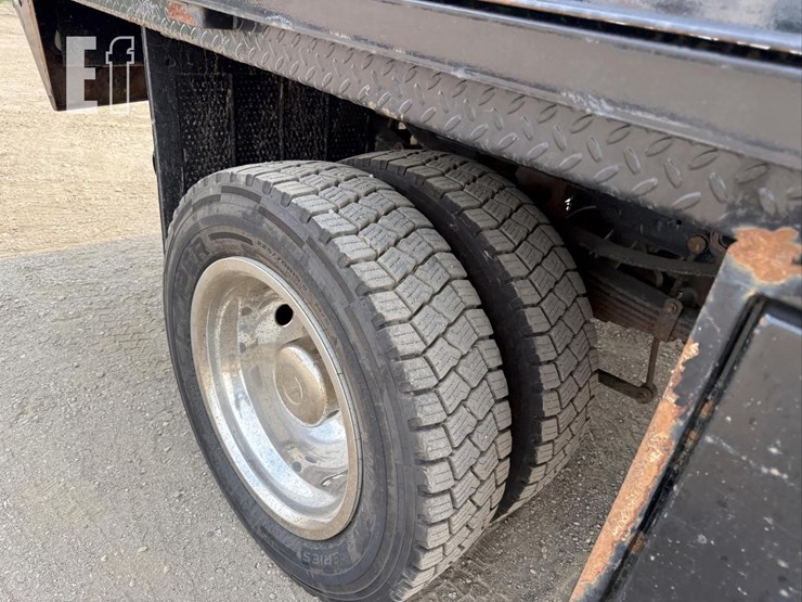 2017-ford-f550-xl-image-15