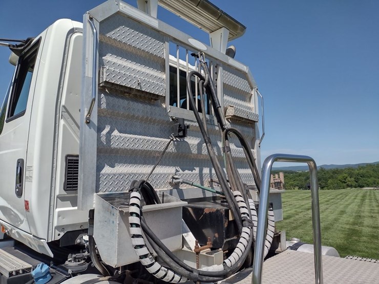 international-prostar-image-19